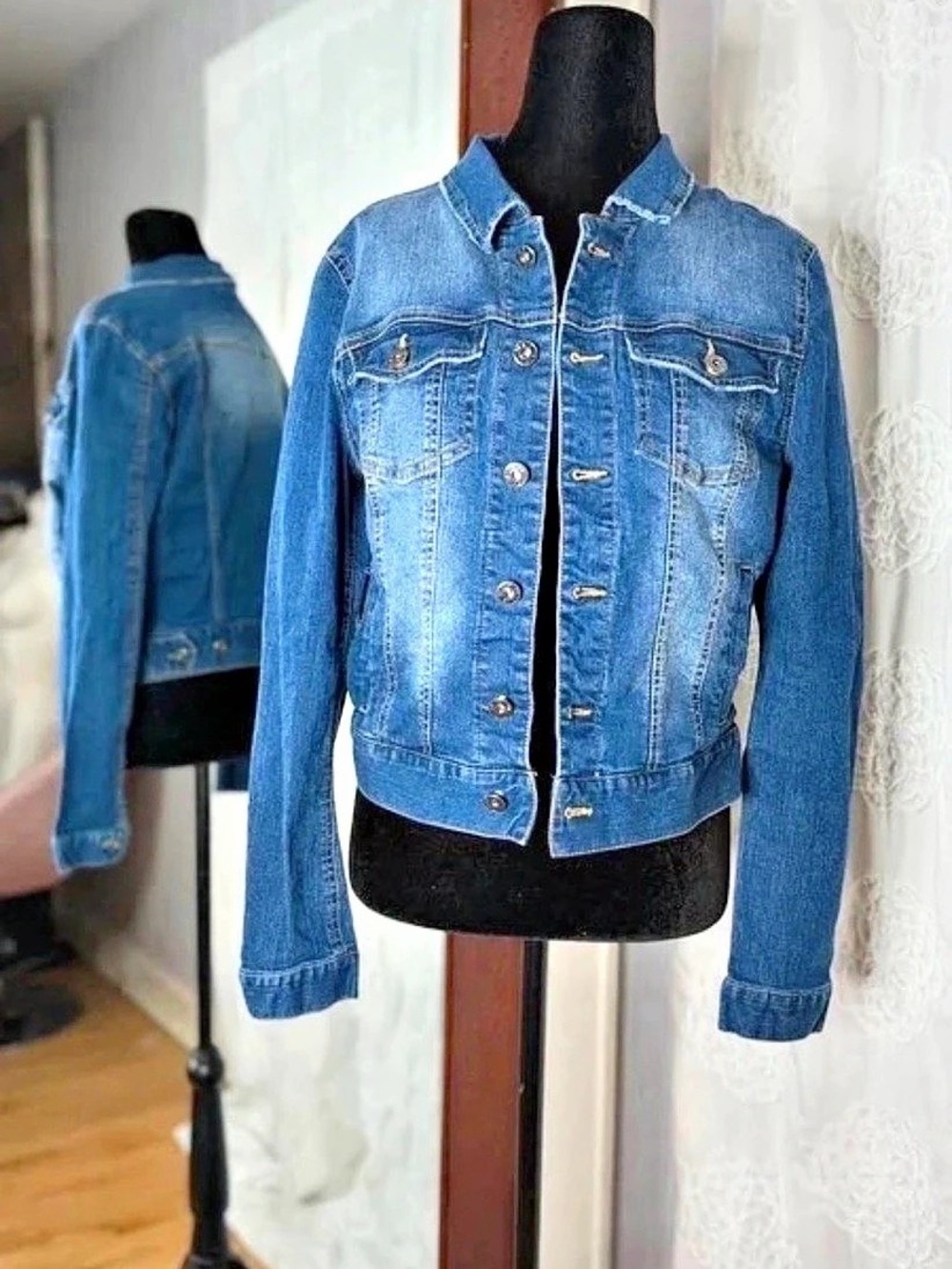 Love Tree Denim Jacket in Blue Size Medium Like New
